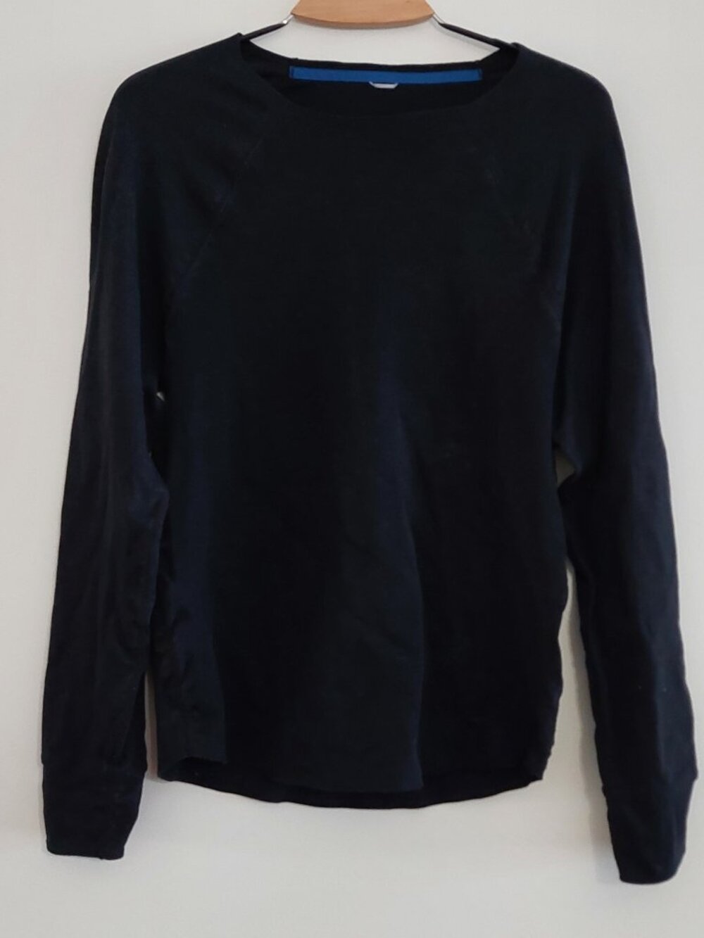 KIT and ACE Men S / M Long Sleeve Technical Stretch Raglan Pullover Minimalist